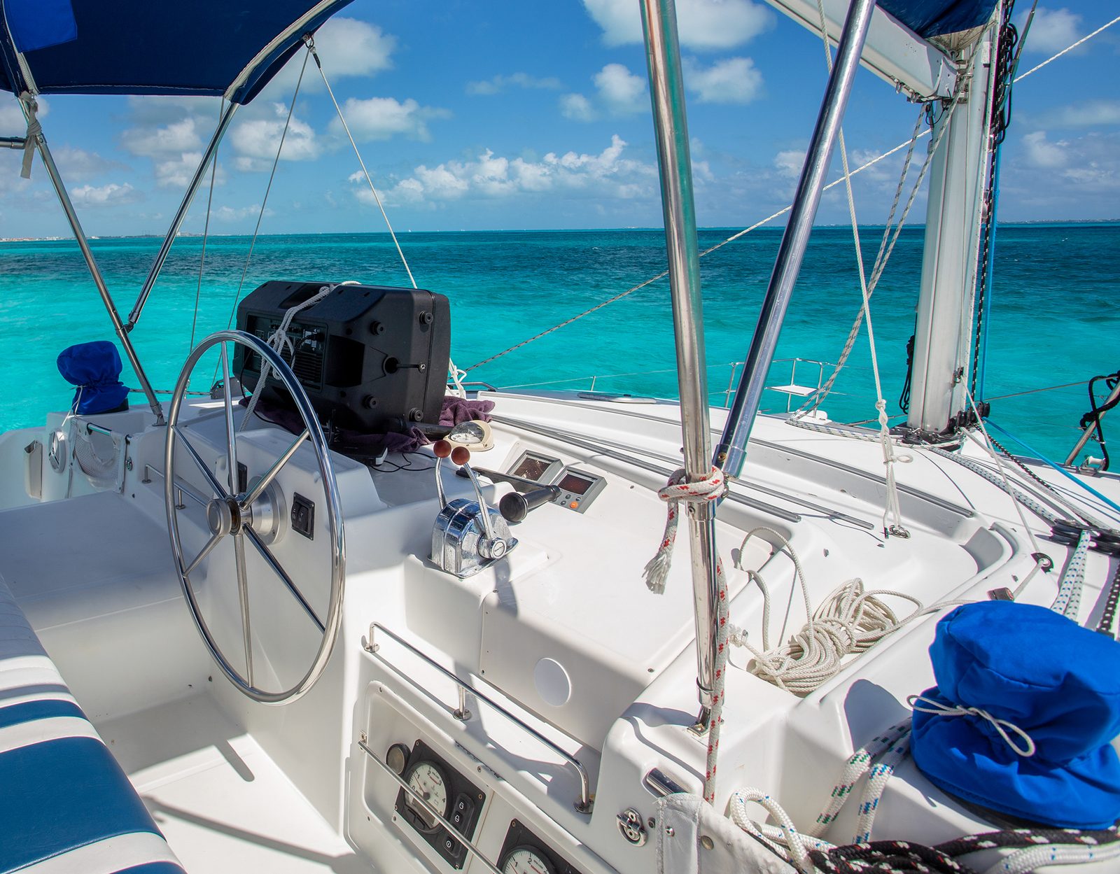 The helm station facing the open sea