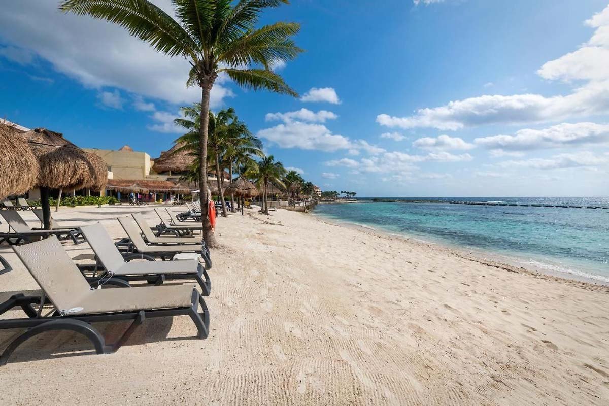 The beach, ten minutes from any door