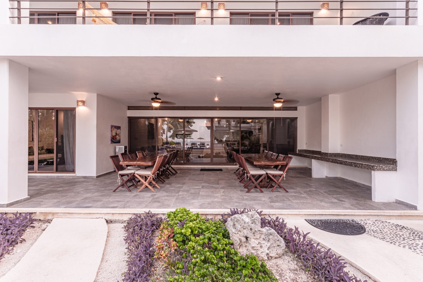 Covered outdoor dining terrace