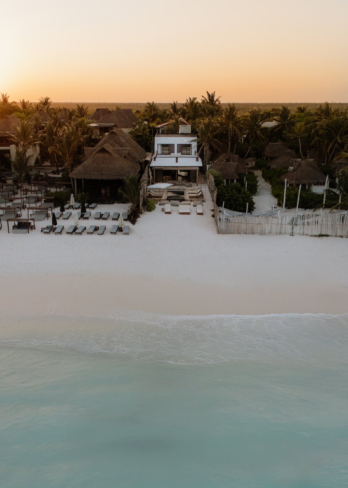 La villa sobre la playa, vista desde arriba
