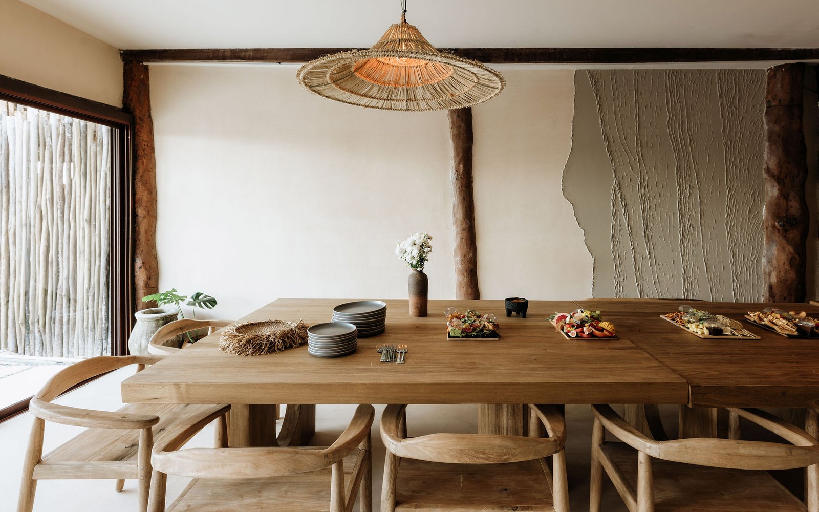 Mesa puesta para comer