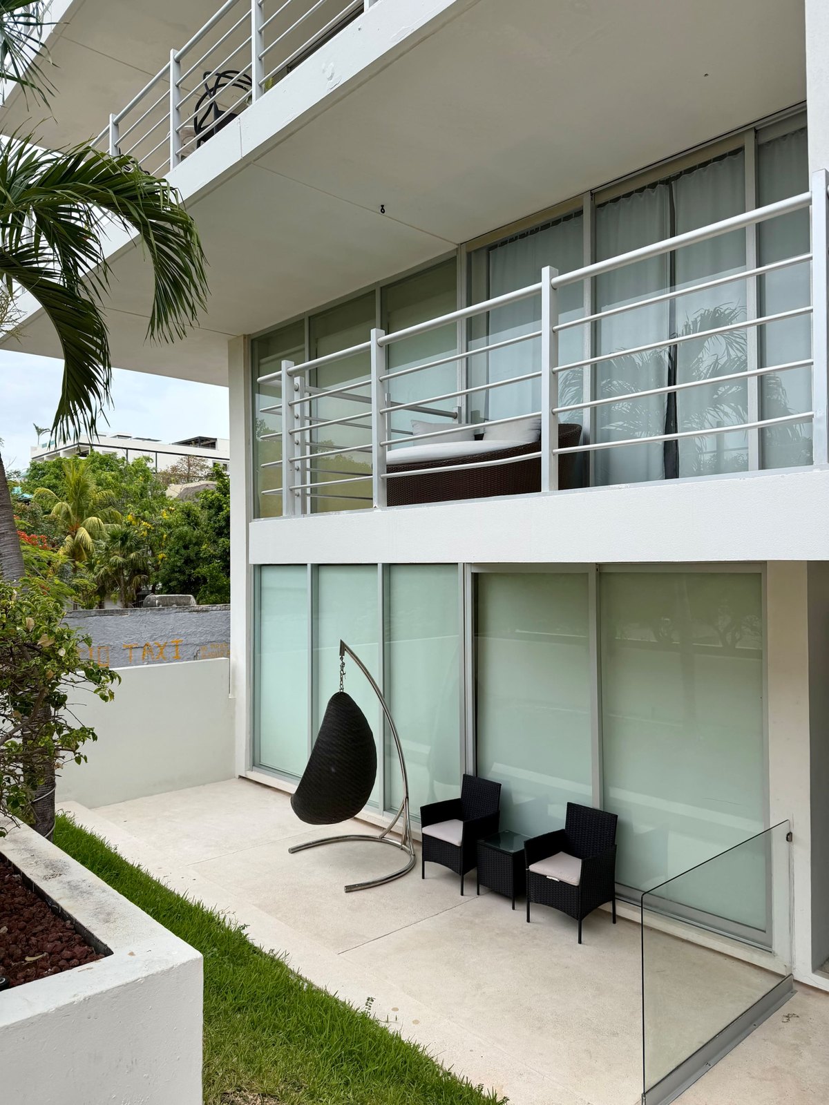 Terraza privada en planta baja