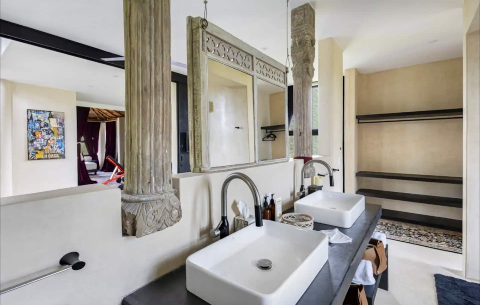 Baño con doble lavabo